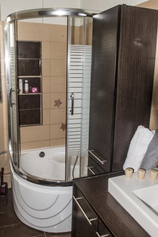 House Veggera - Private Swimming Pool Guest House Pombia Bagian luar foto