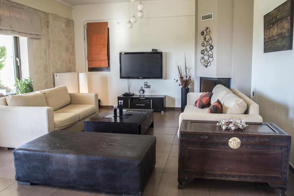House Veggera - Private Swimming Pool Guest House Pombia Bagian luar foto